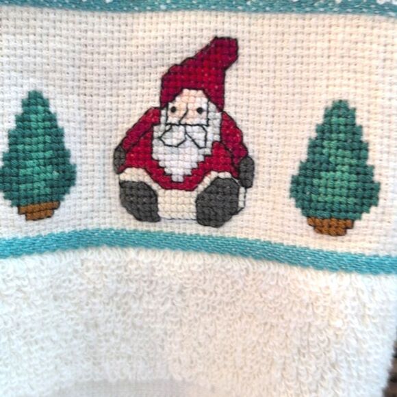 Vintage Festive Cream Hand Towels with Cross Stitched Holiday Motifs Set Of 2 - Picture 8 of 10